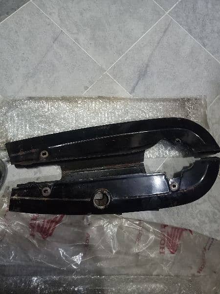 chain cover is in good condition just like brand new 2