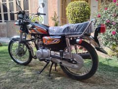 Honda CG 125cc 2022 model urgent for sale 03326451498