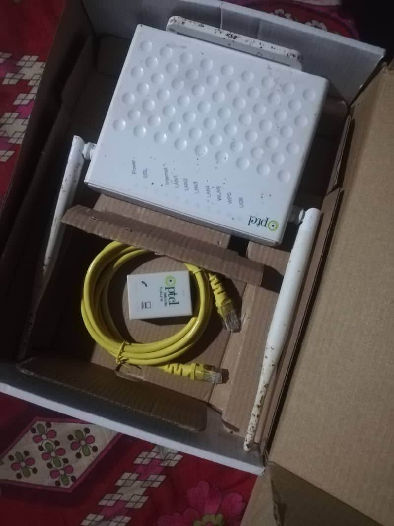 ptcl router 10/10 condition No issue working fine 0305/-411/6037 3