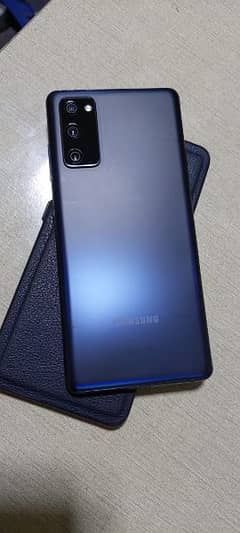 Samsung S20 Fe Brand new Almost 10/10 Condition