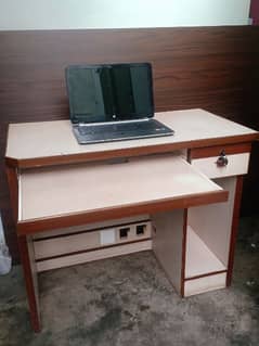 Computer and Laptop Tables Designer & Manufacturers