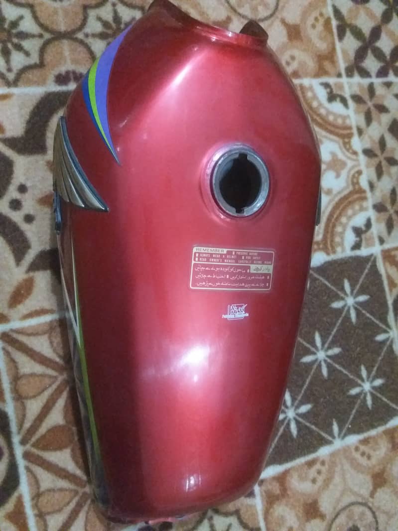 Honda 125 (2019) Original Tanky with other packing 3
