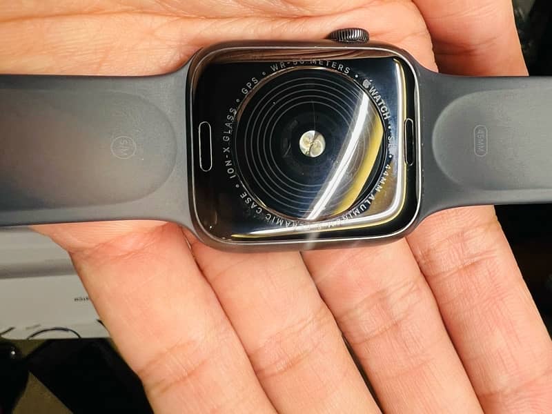 Apple Watch SE 1 - 44 MM 98% battery health 1