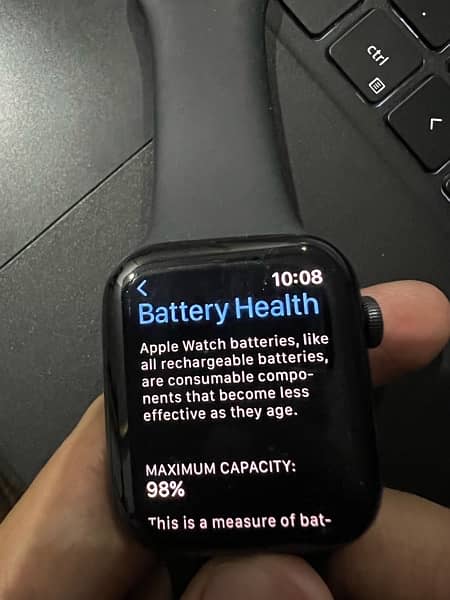 Apple Watch SE 1 - 44 MM 98% battery health 7