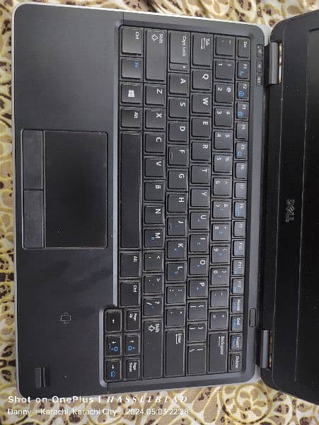 Dell E7240 2