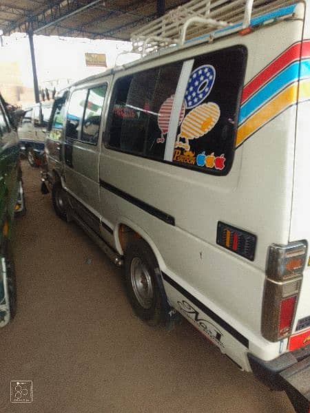Toyota hiace four tyre new and diesel engine contact by higher 4