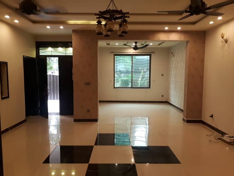 10 Marla VIP Brand New Type Full Tile Floor Full House For Rent In Abdalian Society 0