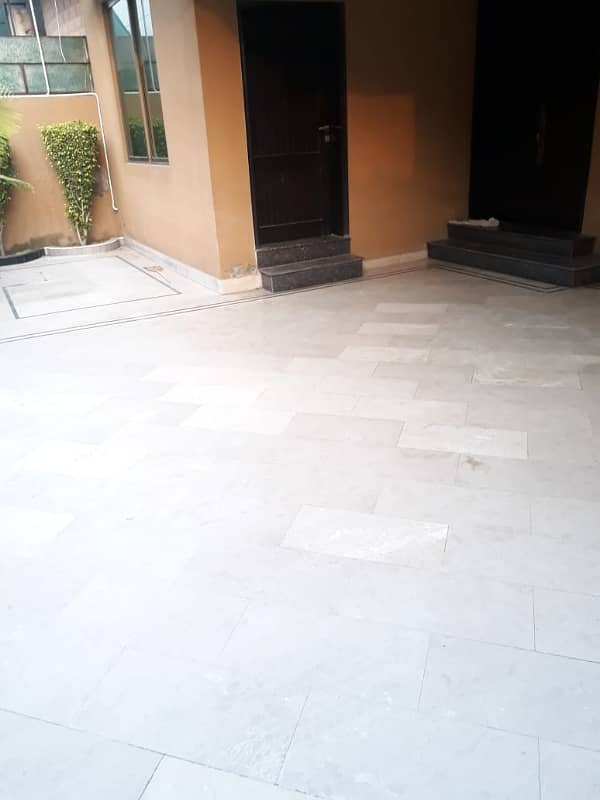 10 Marla VIP Brand New Type Full Tile Floor Full House For Rent In Abdalian Society 8