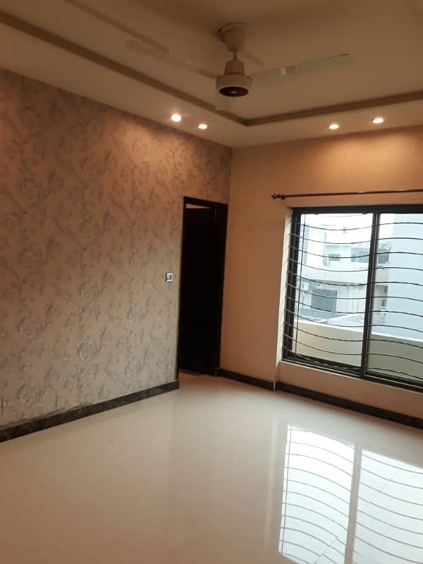 10 Marla VIP Brand New Type Full Tile Floor Full House For Rent In Abdalian Society 10