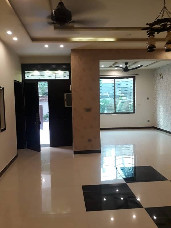 10 Marla VIP Brand New Type Full Tile Floor Full House For Rent In Abdalian Society 18