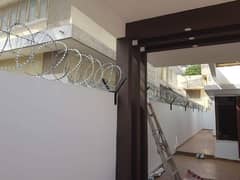 chain link fence razor wire barbed wire security mesh pipe jali