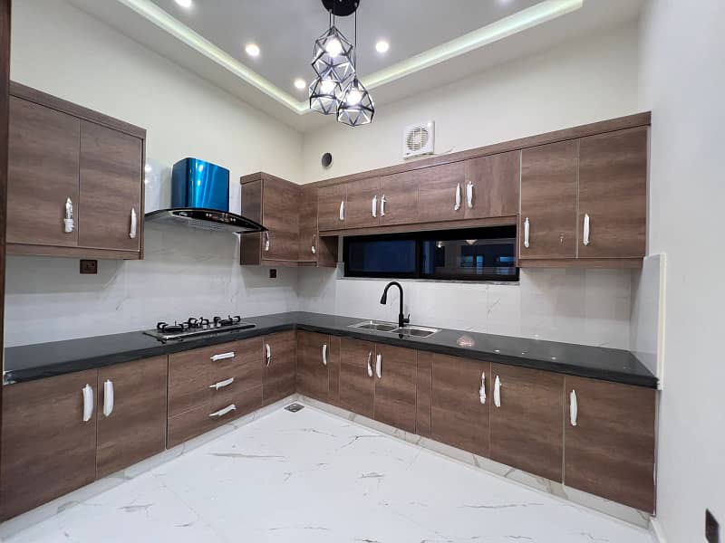 LUXURY BRAND NEW CONDITION 1 KANAL HOUSE FOR RENT IN BAHRIA TOWN LAHORE 22