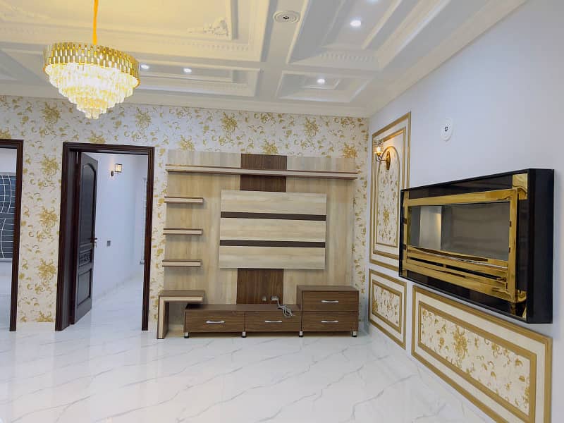BRAND NEW 10 MARLA HOUSE FOR RENT IN BAHRIA TOWN LAHORE 28