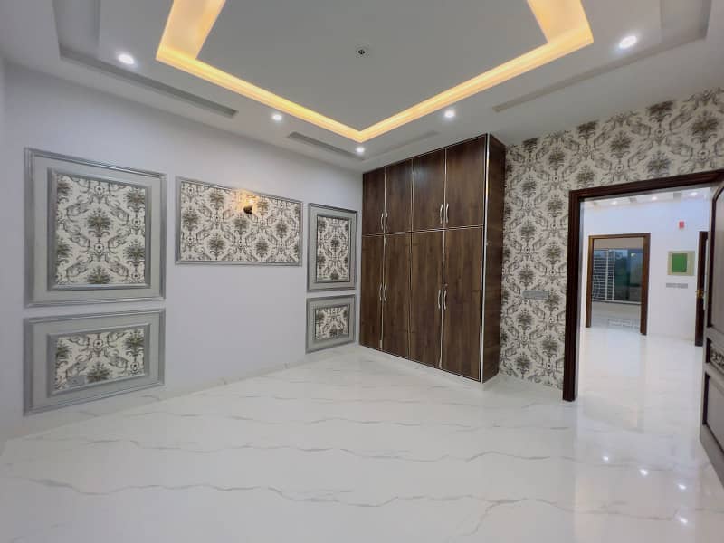 BRAND NEW 10 MARLA HOUSE FOR RENT IN BAHRIA TOWN LAHORE 35