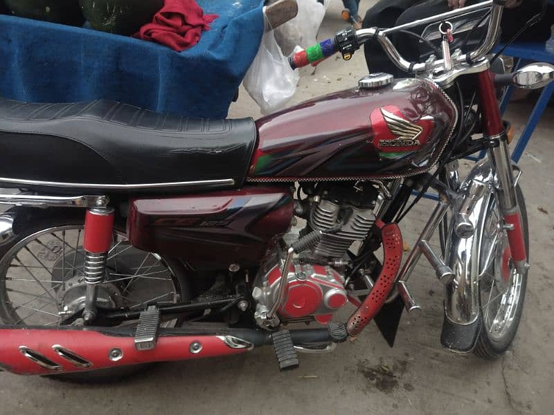 125 bike 2023 model with Peshawar number in good condition in 3