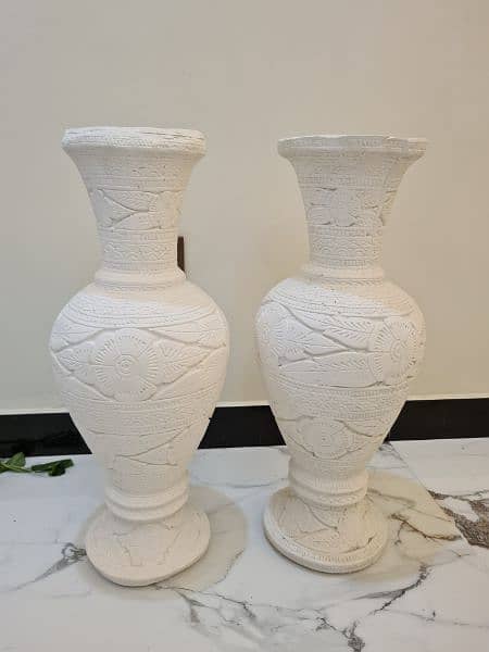 2 white vase for sale new 1