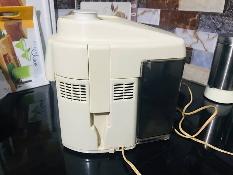 Water dispenser and national heavy duty juicer 3