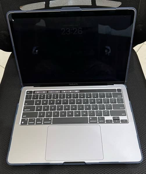 MacBook Pro M2 2022 touchbar 3