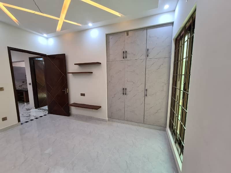 Good Condition Brand New House For Sale 9