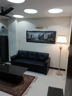 LUXURY 5 MARLA HOUSE FOR RENT IN BAHRIA TOWN LAHORE