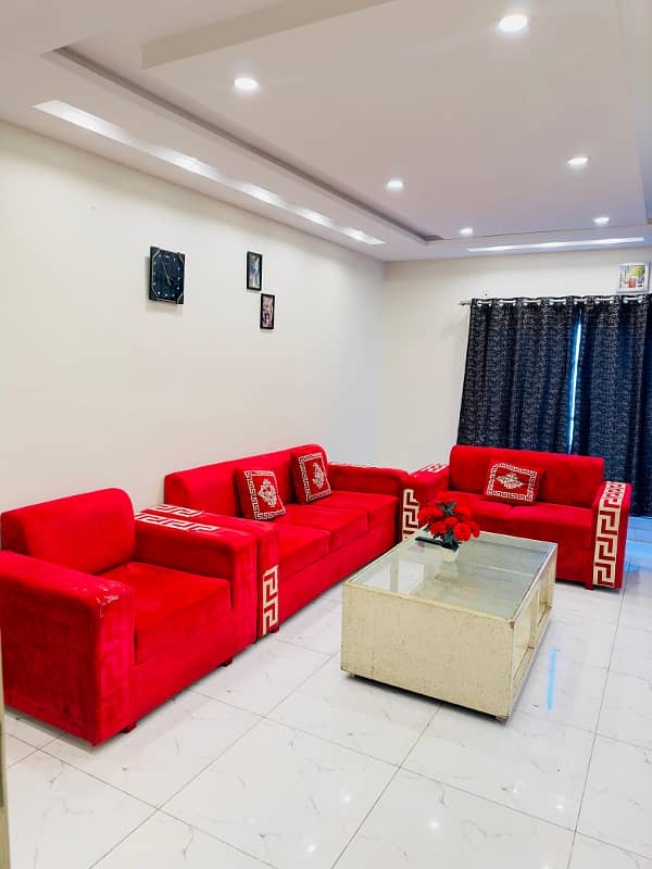 1 bed daily basis laxusry apartment short stay and full day available for rent in bahria town 2