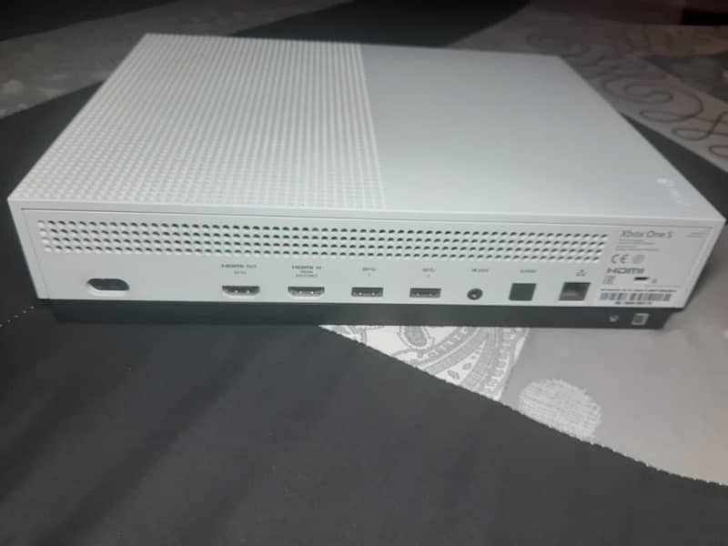 Xbox One S 1tb 1