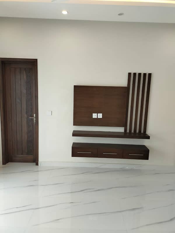LUXURY BRAND NEW 10 MARLA HOUSE FOR RENT IN BAHRIA TOWN LAHORE 29