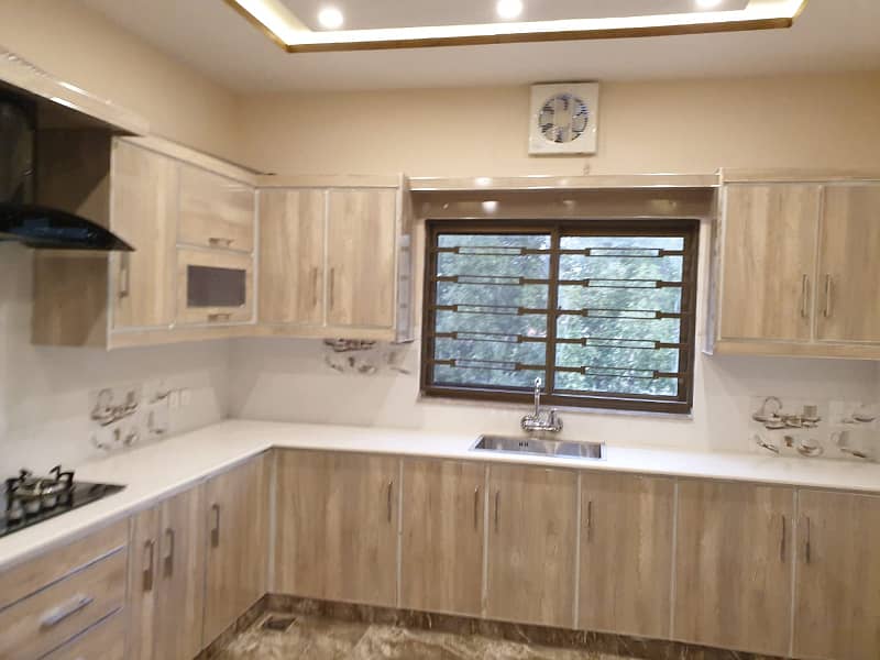 BRAND NEW LUXURY 1 KANAL HOUSE FOR RENT IN BAHRIA TOWN LAHORE 7
