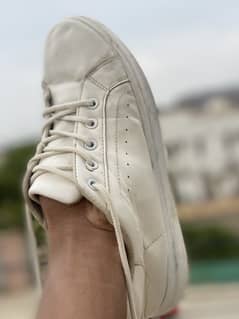 WHITE SHOES - CASUAL SNEAKERS FOR WOMEN AND MEN - BEST FOR UNIVERSITY