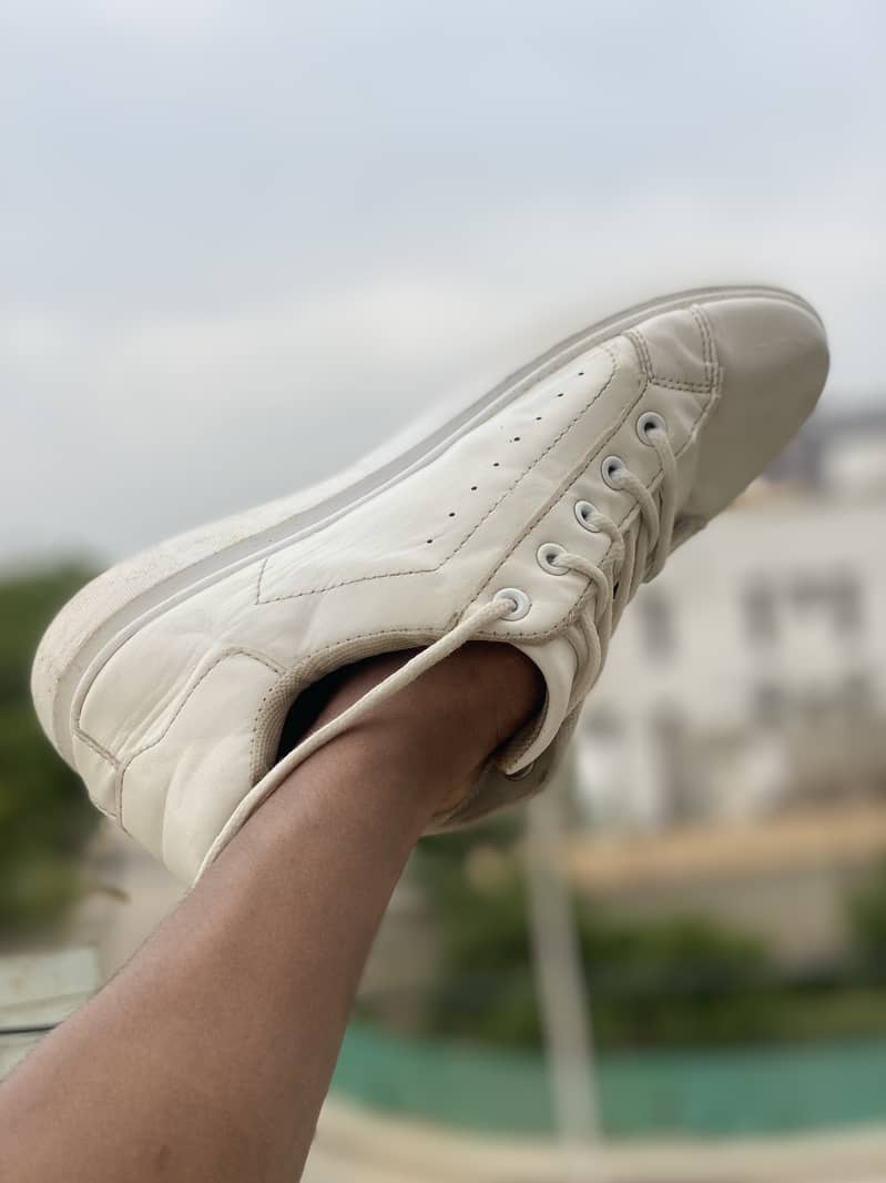 WHITE SHOES - CASUAL SNEAKERS FOR WOMEN AND MEN - BEST FOR UNIVERSITY 1