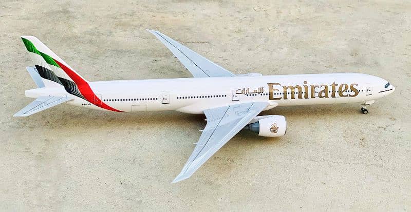 official Emirates airlines B777.300 aircraft model! 2