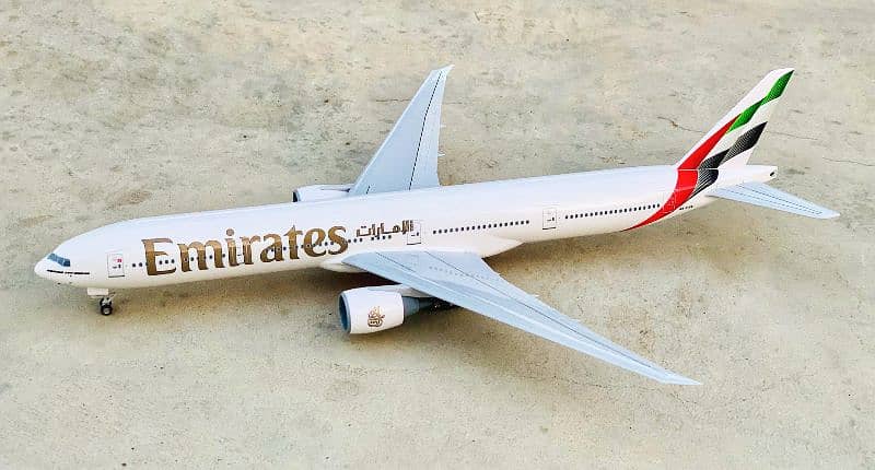 official Emirates airlines B777.300 aircraft model! 3