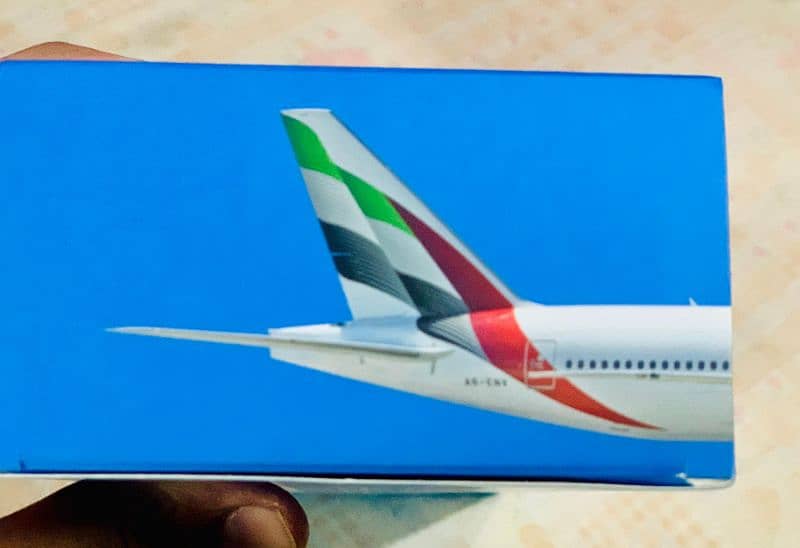 official Emirates airlines B777.300 aircraft model! 6