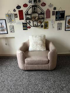 single big sofa sitter 8/10