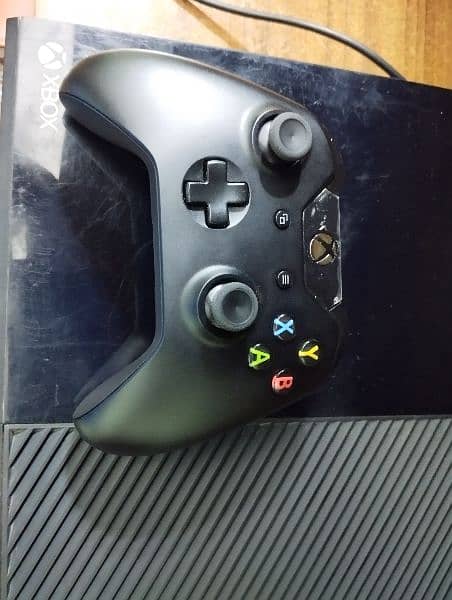 XBOX ONE with 1 controller 0