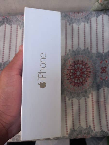IPHONE 7 WITH BOX & PTA APPROVED 9