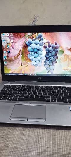 HP leptop 8/320 condition 10/10