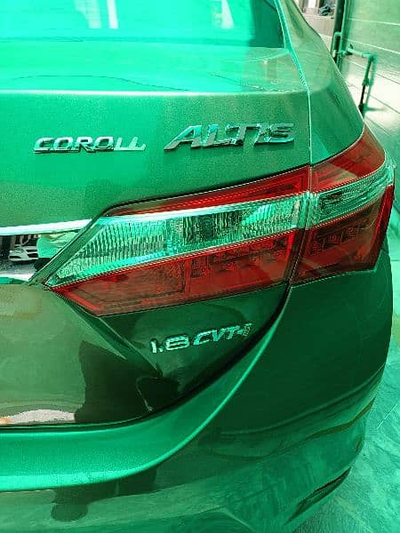 Toyota Corolla Altis 1.8. . . 2014 6