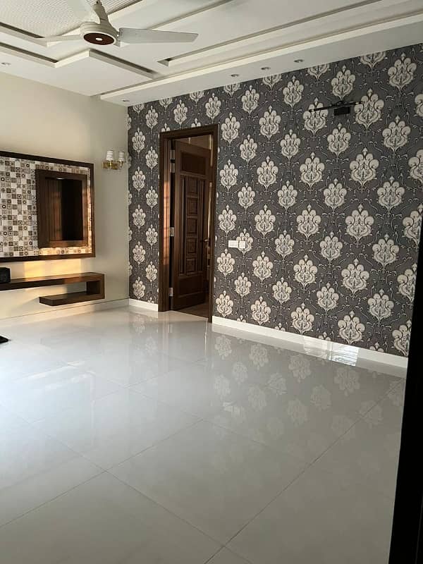 Luxurious 1 Kanal Upper Portion is Available for Rent 2