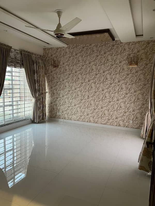 Luxurious 1 Kanal Upper Portion is Available for Rent 6