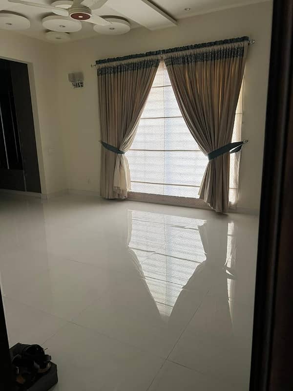 Luxurious 1 Kanal Upper Portion is Available for Rent 13