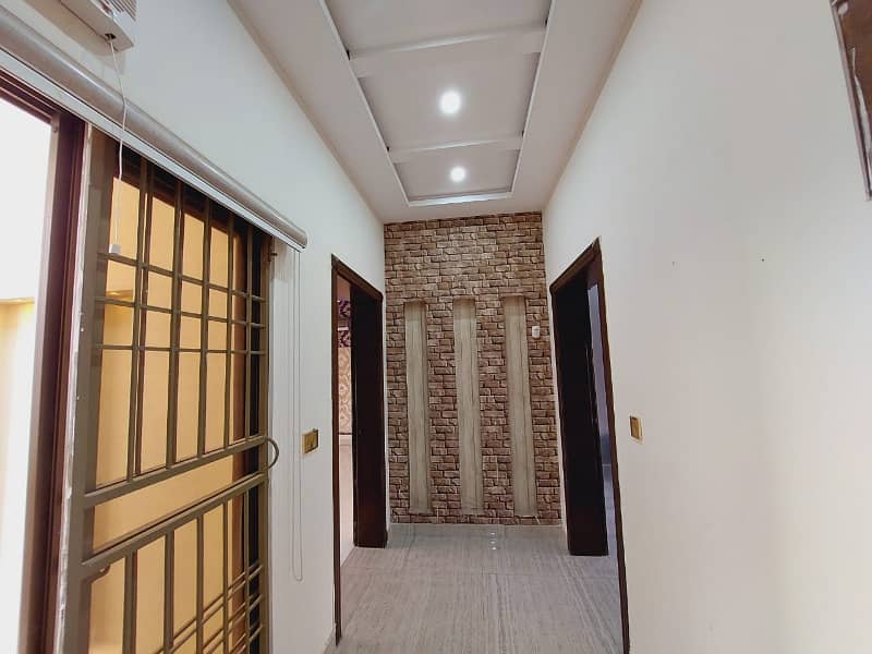 Luxurious 1 Kanal Upper Portion is Available For Rent 11