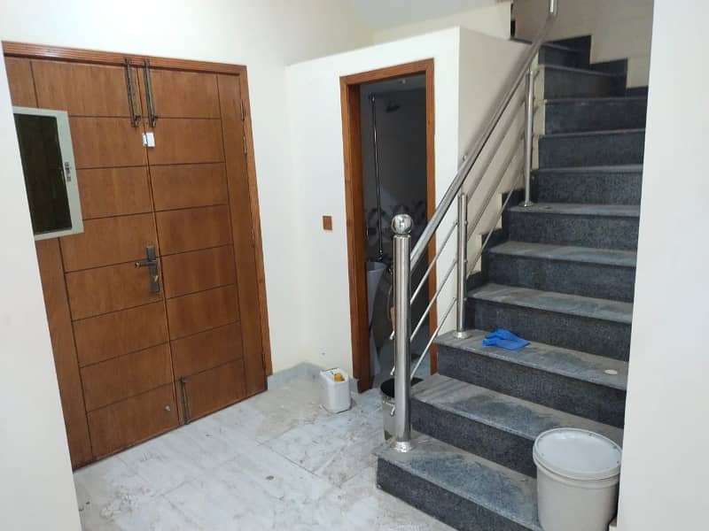 2250 Square Feet Upper Portion For Rent Is Available In Bahria Orchard Phase 1 - Central 4