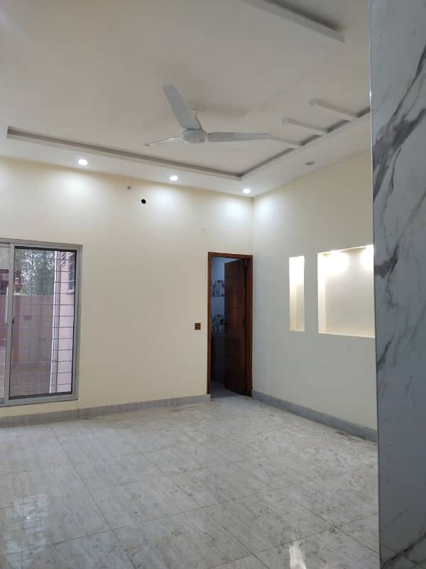 2250 Square Feet Upper Portion For Rent Is Available In Bahria Orchard Phase 1 - Central 18