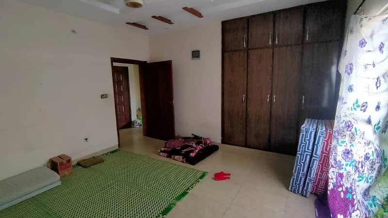 With Gas 10 Marla Upper Portion is For Rent 7