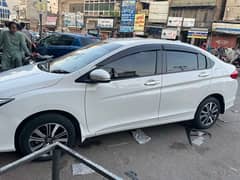 Honda city fully maintained by Honda point like a zero meter car