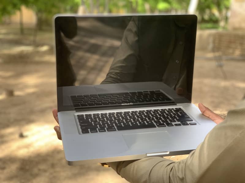 Apple MacBook Pro (15-inch, Mid 2010) 4