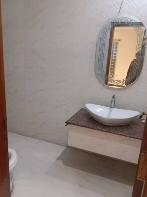 10Marla like new house For Rent in Bahria town Prime location 5
