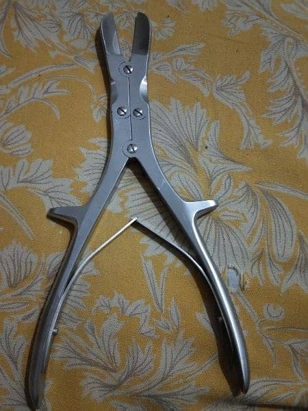 surgical instruments 2