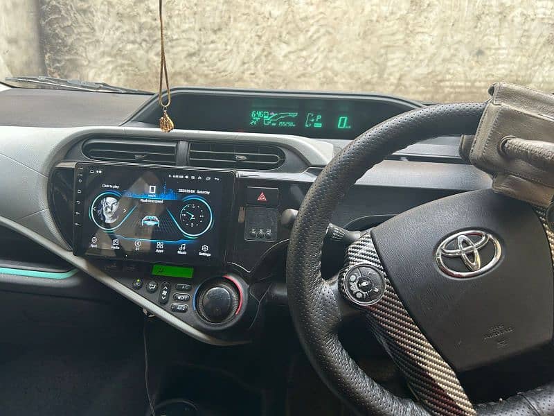 Toyota Aqua 2012 5